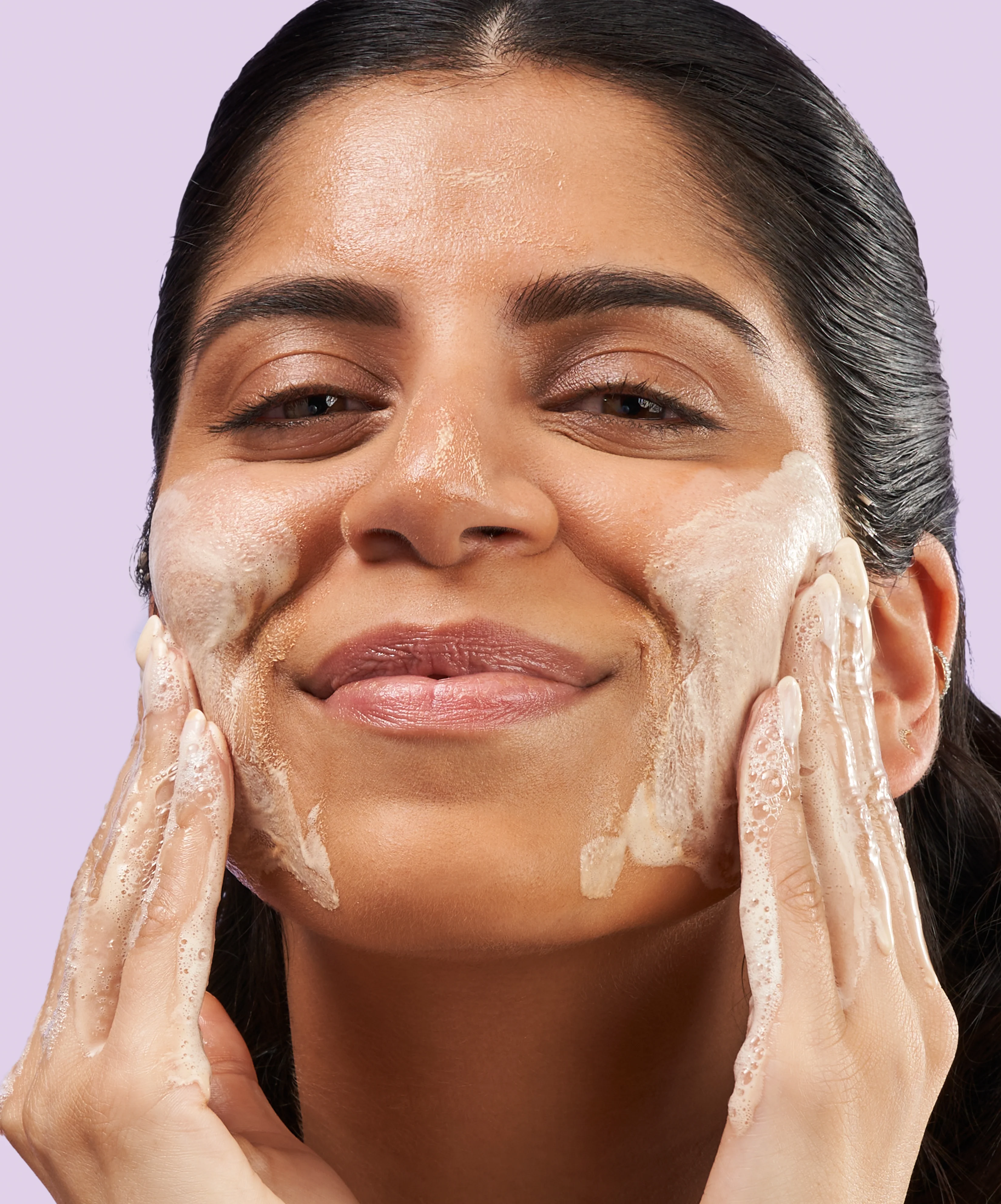 3-in-1 Clarifying Cleanser - Image 4